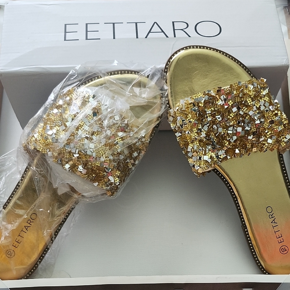 NWT!!Eettaro Gold Glitter Women's Sandals